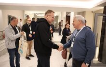 Фото 1: Учасники конференції «Угода мерів» у Львові оплесками подякували Президенту за те, що він не підписав закон 5655