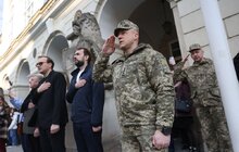 Фото 7: Сотні містян у центрі Львова урочисто заспівали Гімн України (фото/відео)