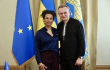 Фото 29: Європейські делегати, що приїхали на відкриття Молодіжної столиці у Львові, розпочали візит з покладання квітів молоді, що загинула через росію