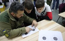 Фото 1: У Львові проводять шкільні ліги зі стрільби (відео)