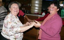 Фото 2: У Львові люди літнього віку відзначили свій Міжнародний день на вечірці в стилі «ретро»