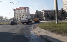 Фото 52: Комунальні служби дезінфікують місто: миють вулиці, тротуари, зупинки транспорту, сходові клітки будинків