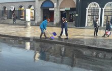 Фото 73: Комунальні служби дезінфікують місто: миють вулиці, тротуари, зупинки транспорту, сходові клітки будинків