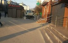 Фото 14: Комунальні служби продовжують дезінфікувати місто: миють вулиці, тротуари, зупинки транспорту, сходові клітки будинків