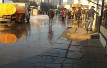 Фото 17: Комунальні служби продовжують дезінфікувати місто: миють вулиці, тротуари, зупинки транспорту, сходові клітки будинків