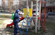 Фото 31: На території Львова проводять миття і дезінфекцію дитячих майданчиків