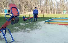 Фото 48: На території Львова проводять миття і дезінфекцію дитячих майданчиків