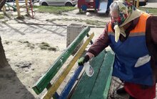 Фото 12: Комунальні служби дезінфікують місто: миють вулиці, тротуари, зупинки транспорту, сходові клітки будинків