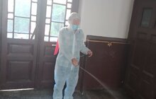 Фото 6: Комунальні служби щоденно проводять дезінфекцію у житлових будинках