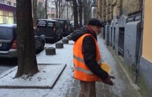 Фото 19: На вулицях Львова працює більше 50 одиниць снігоприбиральної техніки