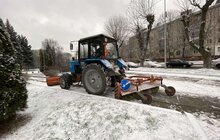 Фото 33: На вулицях Львова працює більше 50 одиниць снігоприбиральної техніки