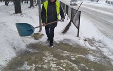 Фото 24: Усі комунальні служби залучені до прибирання міста від снігу