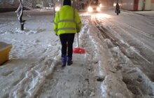 Фото 38: Минулої ночі в місті працювало 95 одиниць техніки, для посипання доріг використано 492 м3 піскосуміші