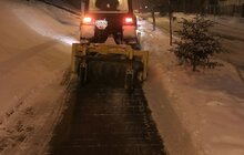 Фото 1: Комунальні служби працюють у посиленому режимі, задля прибирання міста від снігу