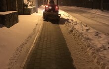 Фото 2: Комунальні служби працюють у посиленому режимі, задля прибирання міста від снігу