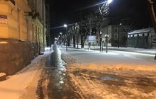 Фото 8: Для посипання доріг від ожеледиці минулої доби використано 527 м3 піскосуміші та 186 м3 солі