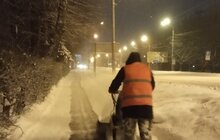 Фото 13: Для посипання доріг від ожеледиці минулої доби використано 527 м3 піскосуміші та 186 м3 солі