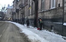 Фото 36: Для посипання доріг від ожеледиці минулої доби використано 527 м3 піскосуміші та 186 м3 солі