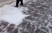 Фото 62: Для посипання доріг від ожеледиці минулої доби використано 527 м3 піскосуміші та 186 м3 солі