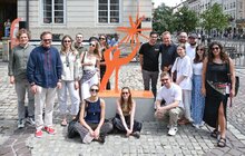 Фото 2: У центрі Львові встановили скульптуру відомого українського митця, присвячену молоді