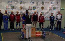 Фото 2: На Чемпіонаті світу з важкої атлетики серед ветеранів вручили перші нагороди 