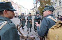 Фото 5: На площі Ринок зачитали відозву про проголошення ЗУНР до 102-ї річниці Листопадового чину
