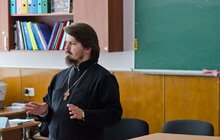 Фото 6: Духовні зустрічі священиків із вчителями та учнями