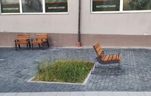 Фото 3: На громадському просторі на вул. Шевченка, 30 встановили вуличні меблі