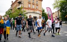 Фото 1: Пацієнти центру UNBROKEN на протезах здолали символічну дистанцію на півмарафоні у Вільнюсі 