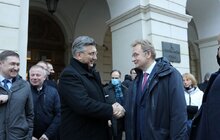 Фото 9: Прем’єр-міністр Хорватії залишив запис у Книзі почесних гостей Львова