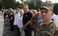 Фото 2: У Львові урочисто підняли прапор України над Меморіалом пам’яті Героїв Небесної Сотні