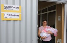 Фото 6: У Центрі «Незламні матусі» оселилась нова мешканка: новонароджена дівчинка Даринка