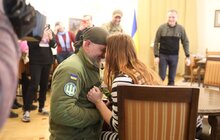 Фото 10: У львівській Ратуші одружилися військовий та волонтерка