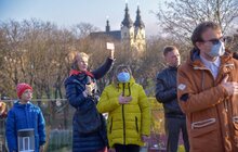 Фото 6: На Меморіалі Героїв Небесної сотні підняли синьо-жовтий стяг та привітали волонтерів з їхнім днем