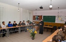 Фото 9: Духовні зустрічі священиків із вчителями та учнями