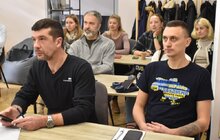 Фото 2: Ветерани та дружини захисників завершили курс бізнес-навчання від міста