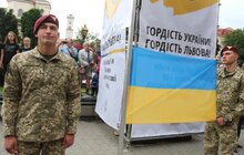 Фото 3: Сьогодні у Львові військовослужбовці 80-тої окремої десантно-штурмової бригади пройшли урочистою ходою з нагоди повернення з району виконання завдань під час операції Об’єднаних сил