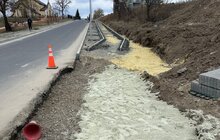 Фото 3: На вул. Віри, Надії, Любові, яка є частиною безбар՚єрного маршруту Львова, заасфальтували дорогу і облаштовують тротуари