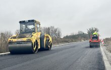 Фото 3: На вул. Пластовій, де була ґрунтова дорога, постелили асфальт