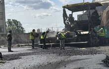 Фото 3: Ремонт вул. Залізничної: від квазікільця вул. Шевченка до вул. Ясної повністю постелили нижній шар асфальту
