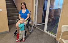 Фото 3: «Мріємо, щоб син зростав в Україні без війни», - сім’я із Краматорська, яка мешкає у центрі «Незламні матусі»