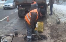 Фото 2: На магістральних вулицях Львова ліквідовують аварійні ями холодним асфальтом