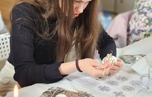 Фото 5: «Незламні матусі» та вихованці центру «Рідні» готуються до Великодня – разом із майстрами писали писанки (відео)