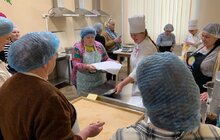 Фото 7: У Львові вимушено переміщені українки спільно з місцевими майстринями випікали пампухи