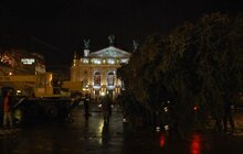 Фото 2: Святкова ялинка вже у Львові