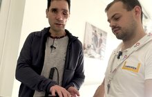 Фото 3: У центрі НЕЗЛАМНІ лікують воїна, який на війні втратив зір