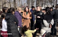 Фото 3: Медогляд, одяг, документи, а ще навчання та соціалізація: як у Львові допомагають табору ромів