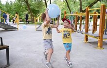 Фото 4: Спортивний та дитячий майданчики, інклюзивні доріжки та освітлення: як виглядає Замарстинівський парк після оновлення (відео)