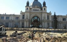 Фото 9: Реконструкція пл. Двірцевої: 70% інженерних мереж вже замінені