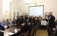 Фото 17: Активісти зірвали засідання виконавчого комітету ЛМР